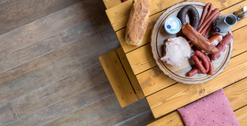 Urige Gemütlichkeit mit Holzoptikfliesen