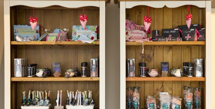 Geschenke bei der Salzgrotten von Kemmler-Kunde