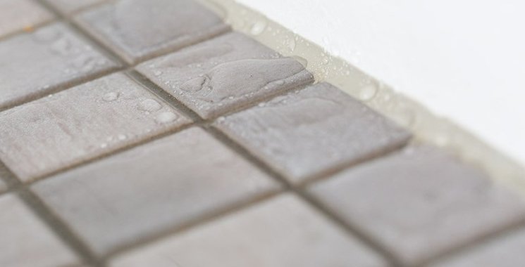 Mosaik in begehbarer Dusche