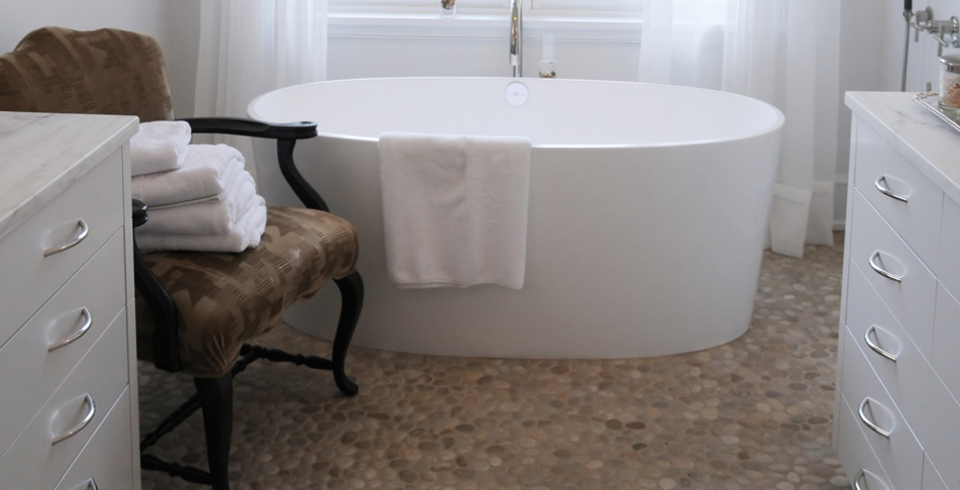 Kieselsteine am Boden - Wellness pur!