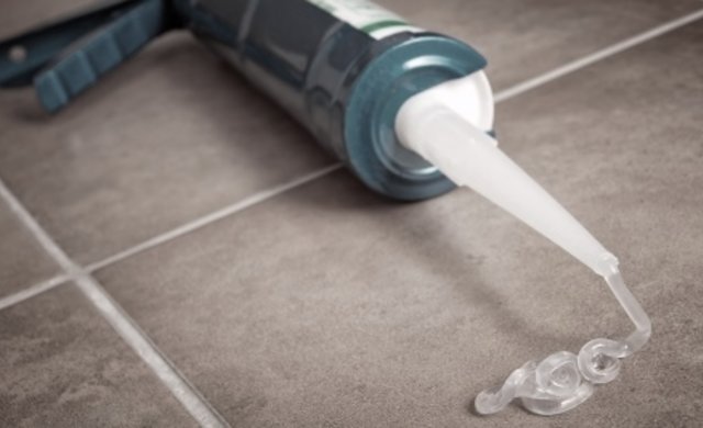 Silikonfugen und Reinigung von Kemmler