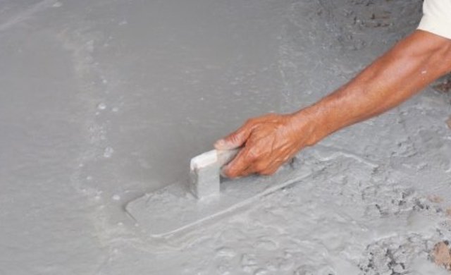 Erst grundieren, dann fliesen | Fliesen Kemmler