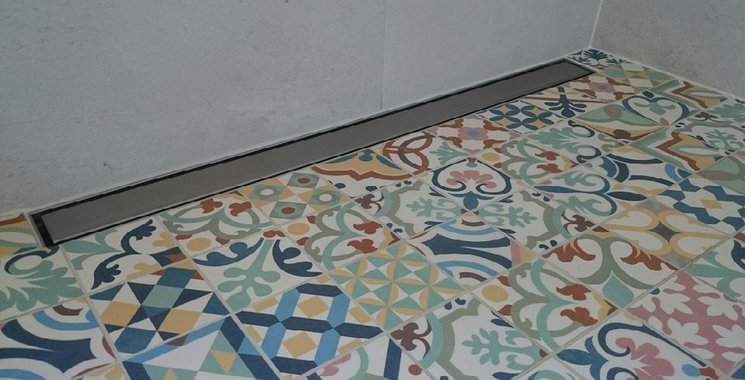 Musterhaftes Kunsthandwerk aus Fliesen