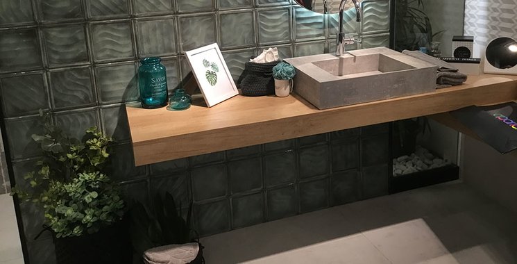 Cersaie 2019 farbige Fliesen