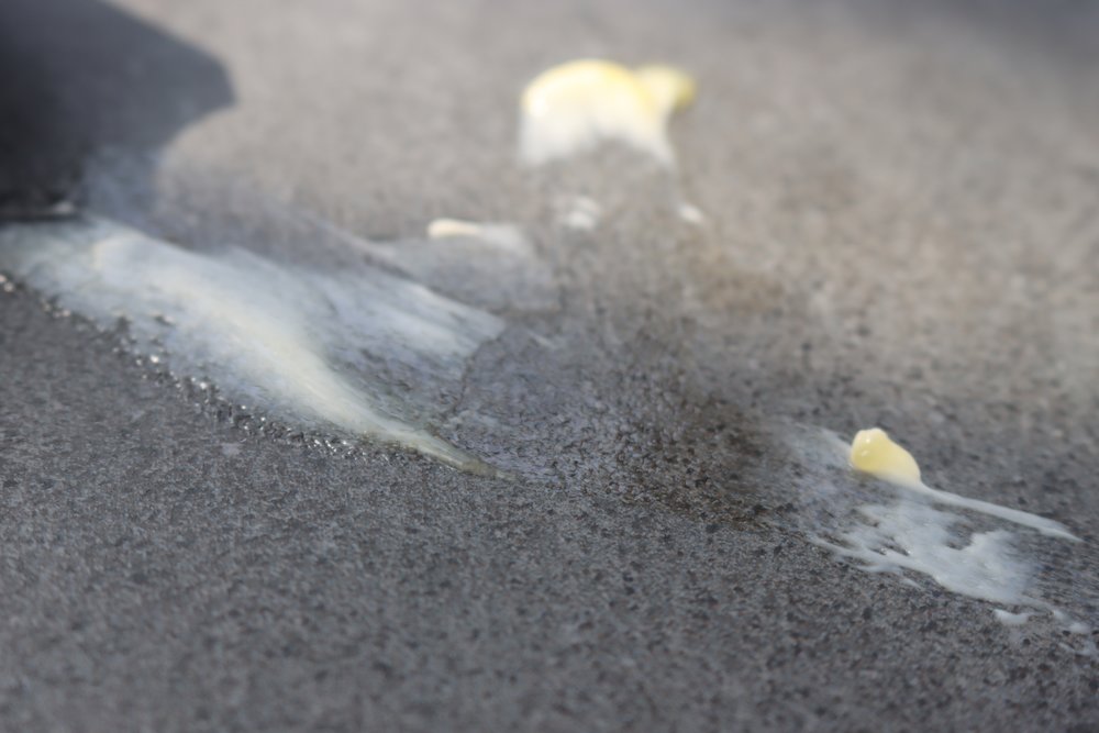 Butter auf Fliesen entfernen