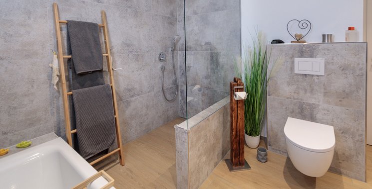 Holzlook Kundenreferenz Nüßle Badezimmer von Fliesen Kemmler